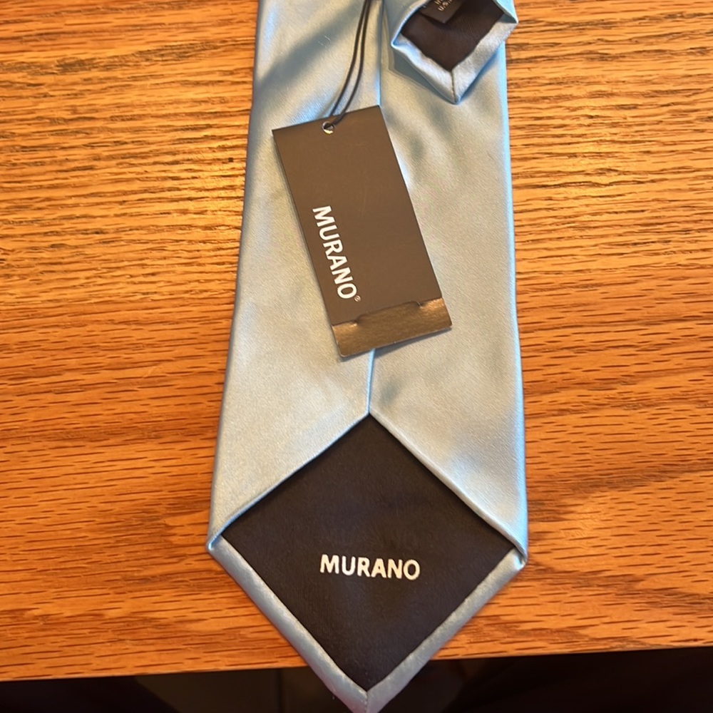 3 Designer 100% silk ties. Never worn. Perfect condition - Picture 3 of 4